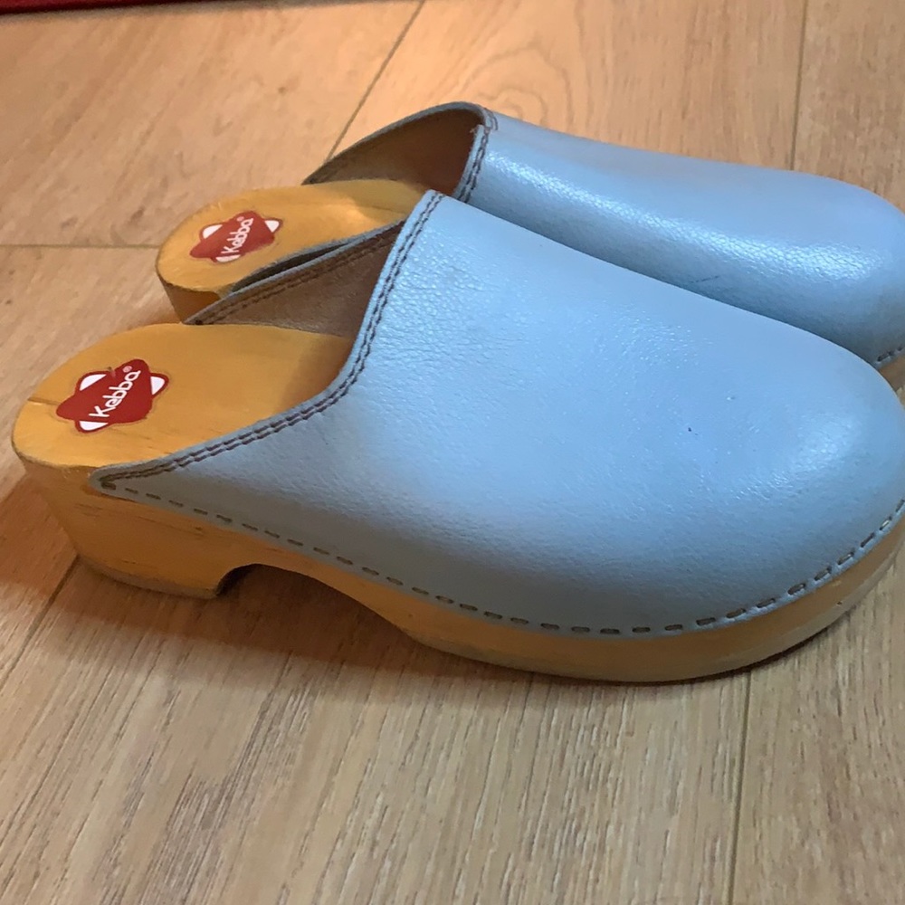 Light blue vintage wooden kebba clogs